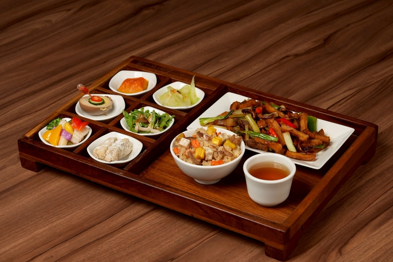 臺灣客家茶文化館客茶樓客家小炒定食,搭配客家口味割稻飯以及客家風味的客家小炒,是來到客茶館必吃的餐點之一