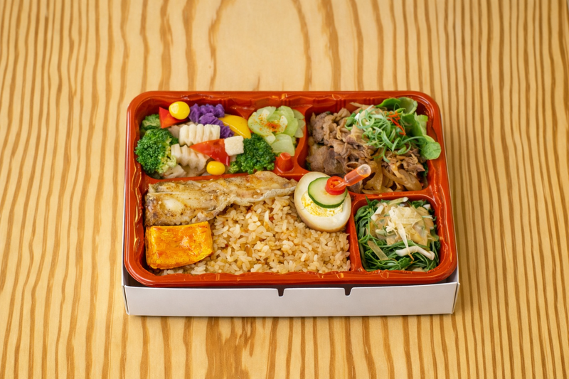 臺灣客家茶文化館客茶樓日本季壽喜燒牛肉盒餐,搭配割稻飯與多樣日式配菜